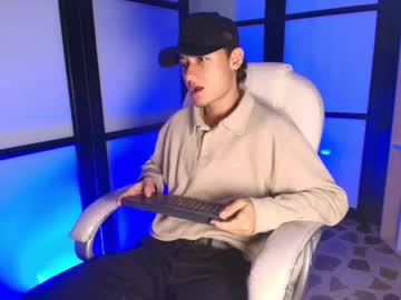 Maxwell_Lyon February 04, 2025 Chaturbate stream image