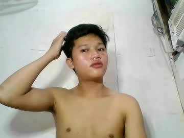Exotichugecock stream photo from February 04, 2025