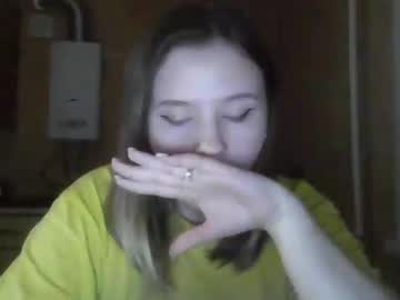 Moonaxhoney stream photo from February 06, 2025