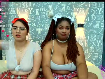 Roxyandclhoe stream photo from February 10, 2025
