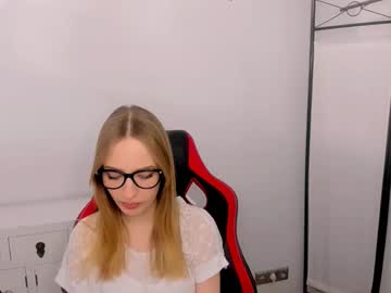 Liladesire stream photo from February 11, 2025