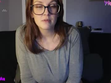 Boredbustyhousewife stream photo from February 12, 2025
