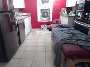 Winebottle24 February 14, 2025 Chaturbate stream image