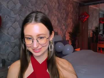 Yourlovelystory stream photo from February 15, 2025