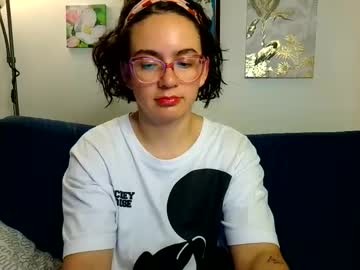 Violet_Kitty_2 February 16, 2025 Chaturbate stream image