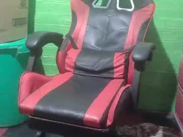 Dark_Hawk_2k20 February 17, 2025 Chaturbate stream image
