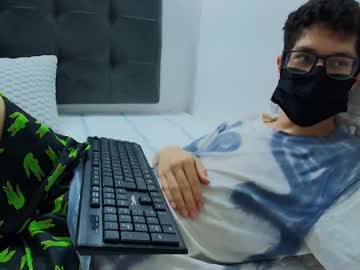 Wolfan_Sky February 17, 2025 Chaturbate stream image