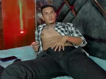 Izan_13 February 17, 2025 Chaturbate stream image