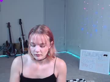Petitebrat February 17, 2025 Chaturbate stream image