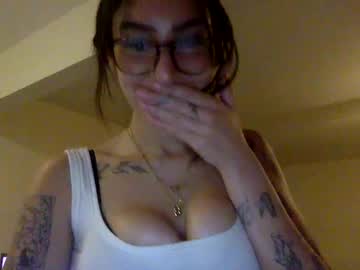 Moan_Uh_Lisa February 18, 2025 Chaturbate stream image