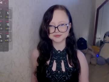 Lilhornyprincess stream photo from February 19, 2025