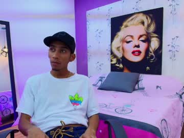 Alejandro_King1 February 19, 2025 Chaturbate stream image