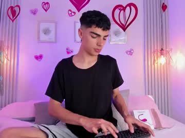 Maxowen__ February 19, 2025 Chaturbate stream image
