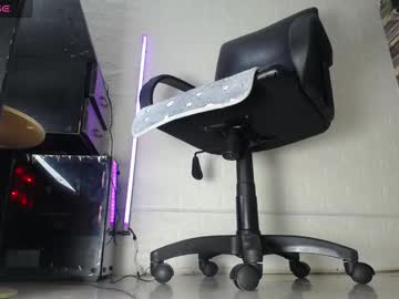 Aprhillove February 19, 2025 Chaturbate stream image