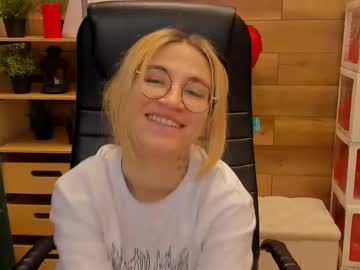 Moon13152 February 20, 2025 Chaturbate stream image