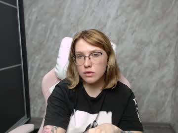 Reginasmilee stream photo from February 21, 2025