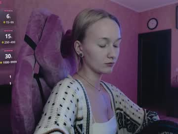 Crstl_Cstls_Glm March 09, 2025 Chaturbate stream image