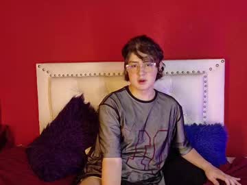 Kun_Clove March 11, 2025 Chaturbate stream image