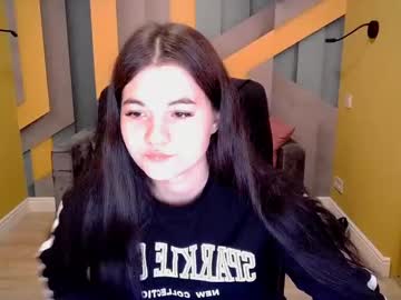Elinamils March 13, 2025 Chaturbate stream image