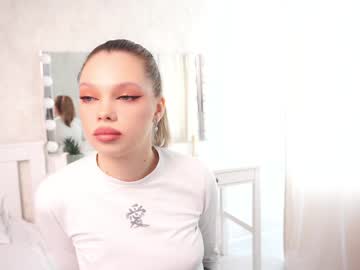 Bright_Butterfly March 17, 2025 Chaturbate stream image