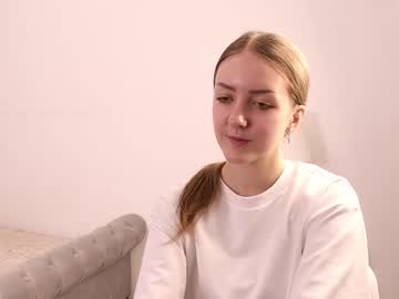 Eadlincilley March 19, 2025 Chaturbate stream image