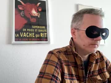 Uselessdog stream photo from March 19, 2025