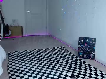 Petitebrat March 19, 2025 Chaturbate stream image