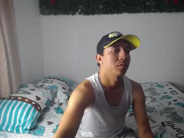 Tuchicocaliente38 March 19, 2025 Chaturbate stream image