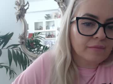 Isabelle___ March 21, 2025 Chaturbate stream image