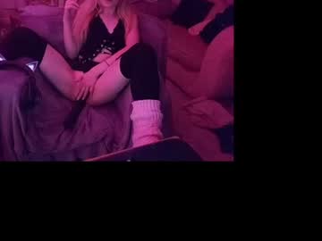 Miniskirtkitten March 22, 2025 Chaturbate stream image