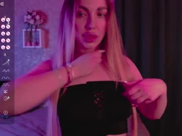 Holly_Molly8 stream photo from March 24, 2025
