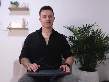 Mykeowen_ March 24, 2025 Chaturbate stream image