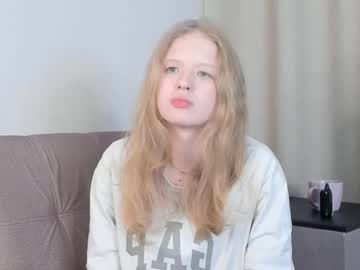 Beesbuzzz March 26, 2025 Chaturbate stream image