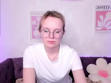 Kira_Bright March 31, 2025 Chaturbate stream image
