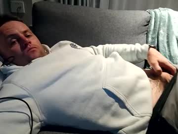 Averagejoe2025 April 01, 2025 Chaturbate stream image