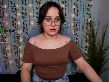 Emma_Bri April 01, 2025 Chaturbate stream image
