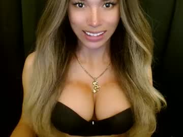Imyour_Queen10 April 01, 2025 Chaturbate stream image