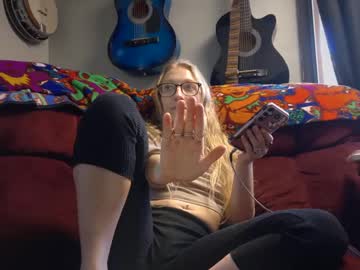 Bitchybear April 01, 2025 Chaturbate stream image