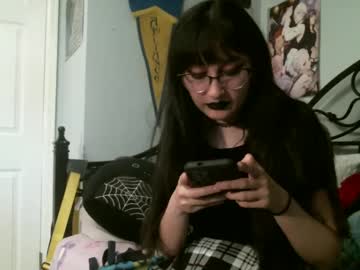 Gothicwaifu222 April 02, 2025 Chaturbate stream image
