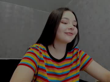 Kikirasparkle April 02, 2025 Chaturbate stream image