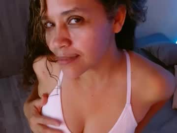 Saralove2 April 02, 2025 Chaturbate stream image