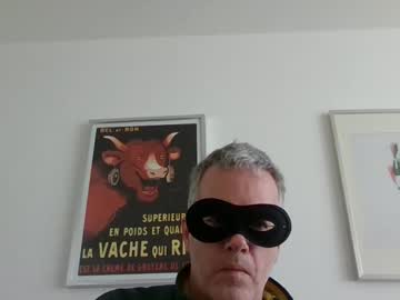 Uselessdog stream photo from April 03, 2025