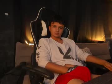 Andriuw_ April 04, 2025 Chaturbate stream image