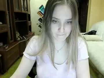Kariroxy April 04, 2025 Chaturbate stream image