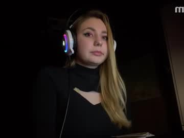 Fuzzywuzzy_ April 05, 2025 Chaturbate stream image