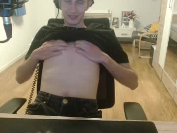 Overkneebabe April 05, 2025 Chaturbate stream image