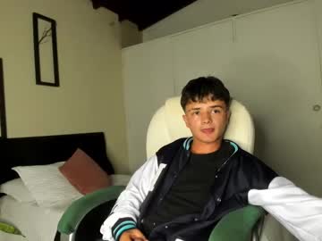 Andriuw_ April 07, 2025 Chaturbate stream image