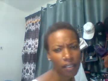 Hottkelly777 April 07, 2025 Chaturbate stream image