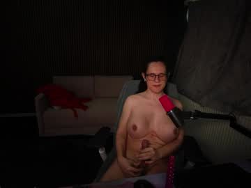 Alexiaspear April 08, 2025 Chaturbate stream image