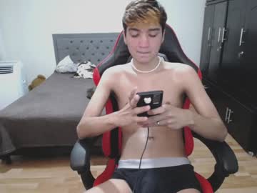 Honeywolves April 09, 2025 Chaturbate stream image